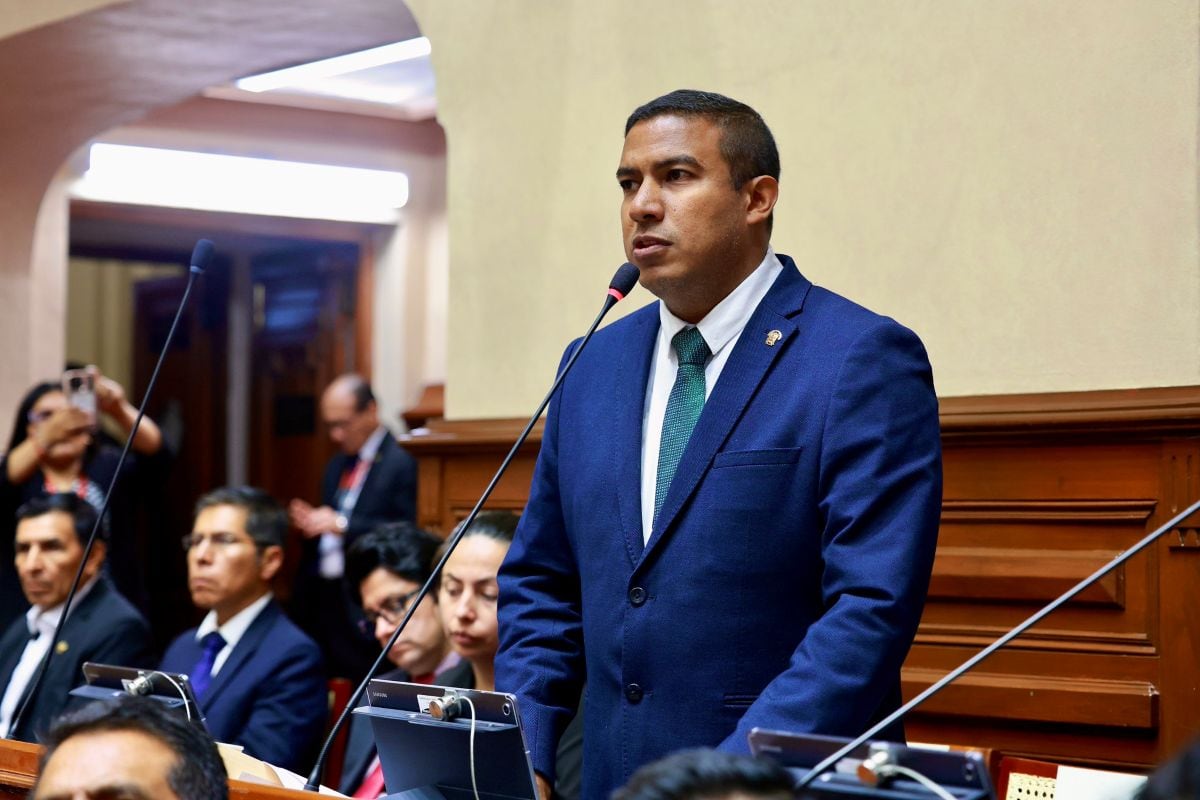 Ernesto Zunini de Juntos por el Perú lidera el ranking de proyectos de ley presentados. Foto: Congreso.