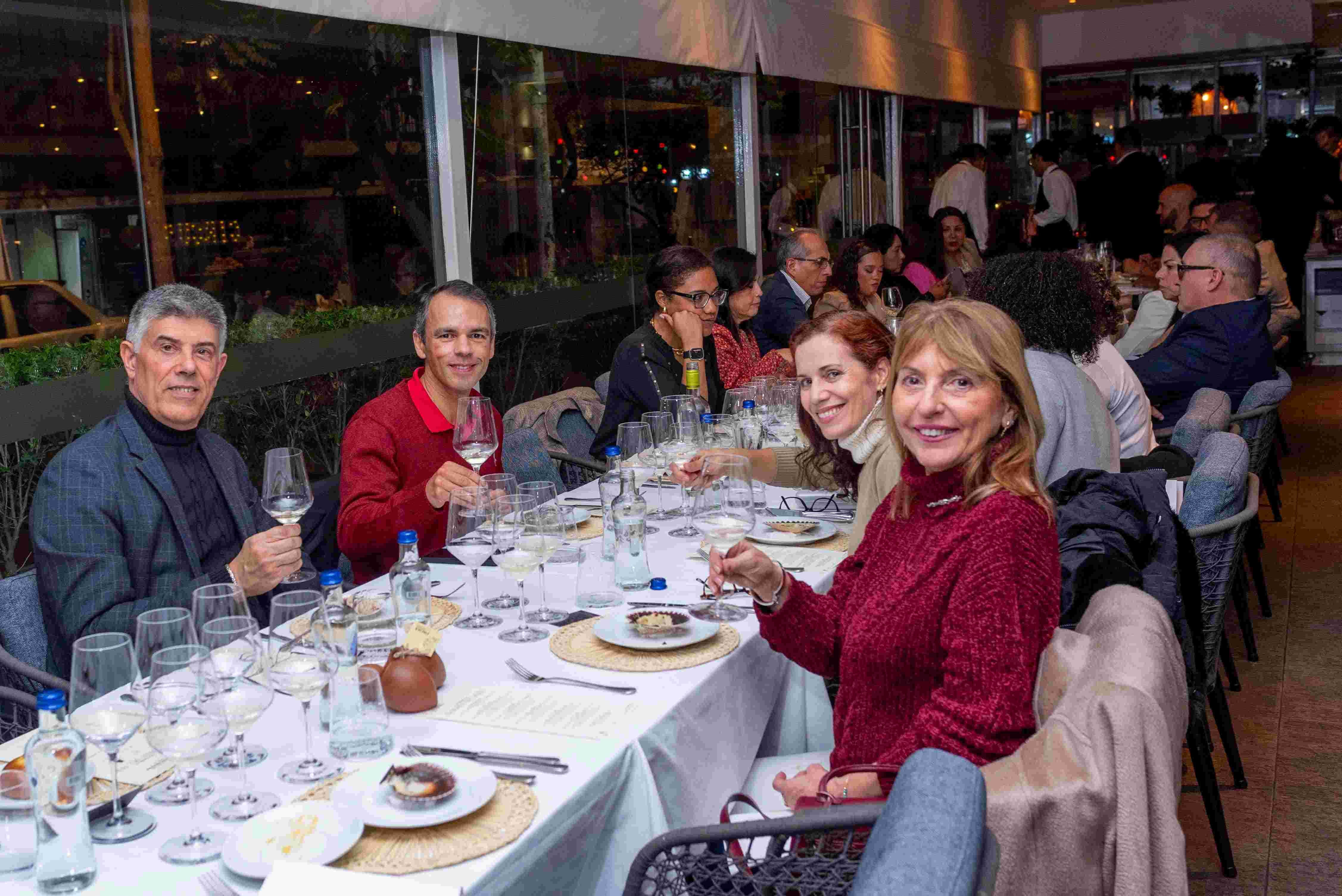 El Hotel Sonesta San Isidro será escenario de la décima edición del Salón del Vino Peruano, un evento que reunirá a productores, sommeliers, enólogos y aficionados para promover la diversidad y calidad de la industria vitivinícola nacional.