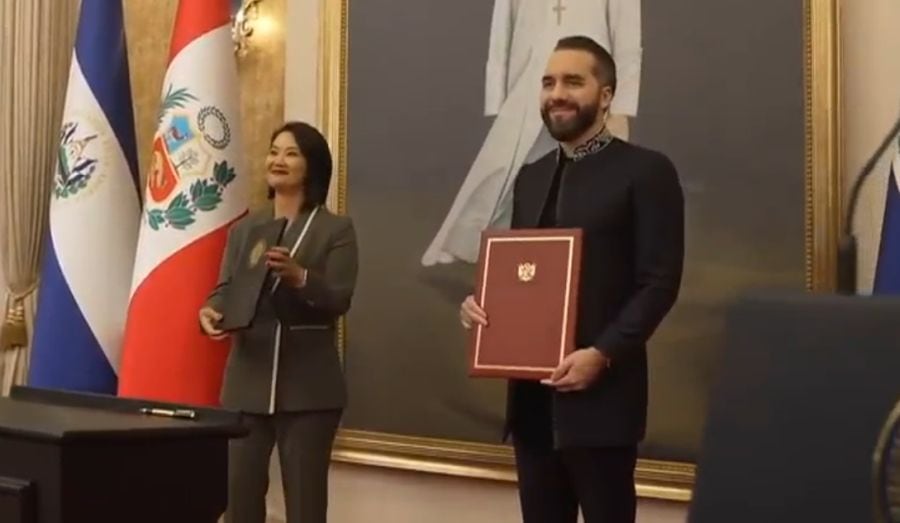 El anuncio se produjo durante la conferencia de prensa que ambos ofrecieron en la Casa Presidencial de El Salvador, luego de sostener una reunión.
