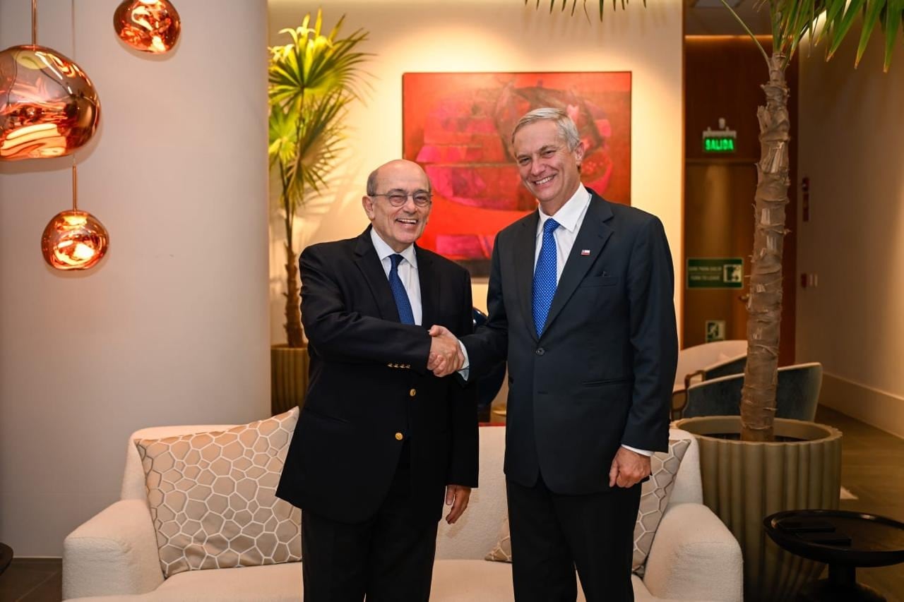 El mandatario chileno sostuvo un encuentro protocolar con el ministro de Relaciones Exteriores y confirmó una futura visita oficial al Perú. (Foto: Cancillería)