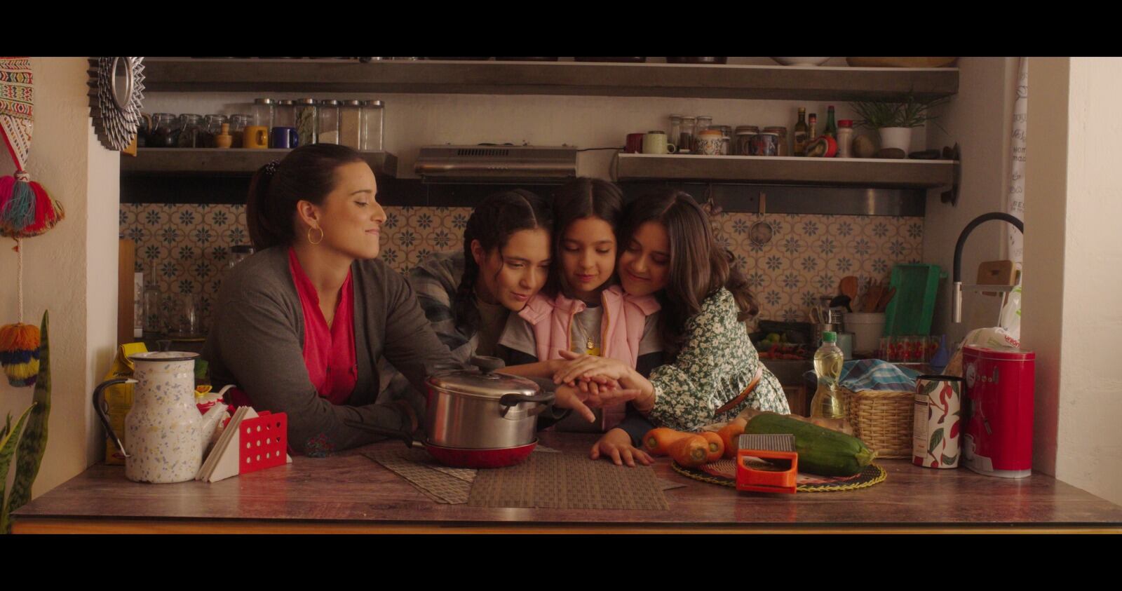 Marca el primer papel protagónico de la cantante Amy Gutiérrez,