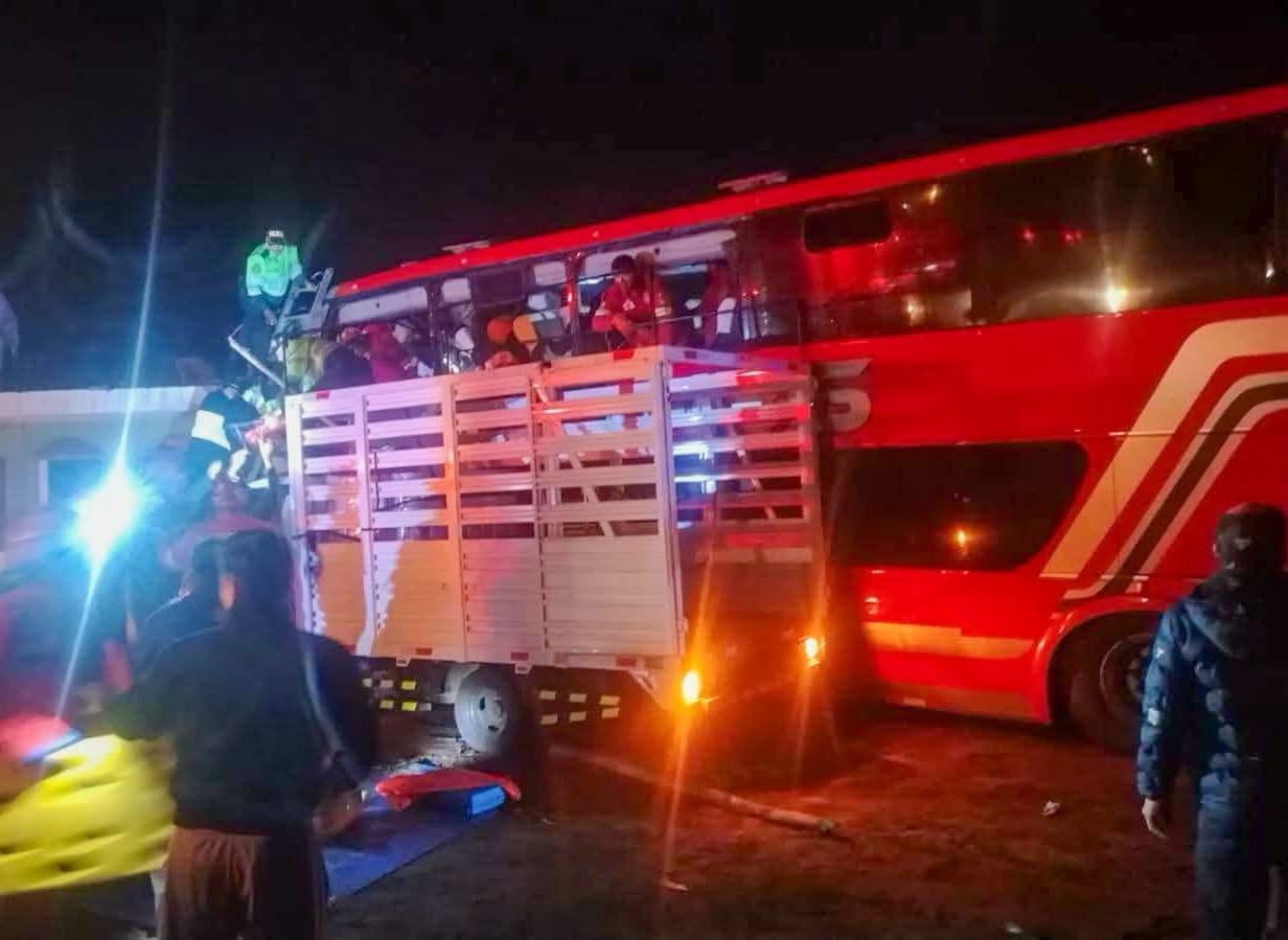 Accidente de tránsito en Camaná deja más de 45 heridos. Foto: GERESA.