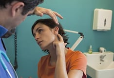 Oídos tapados tras piscina o mar: cuándo podría tratarse de otitis del nadador