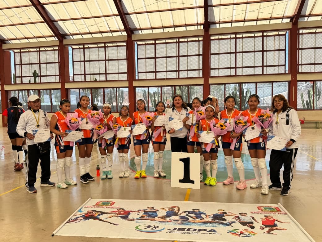 Colegio campeón en vóley damas categoría A. Foto: GEC.