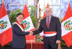 Ministro de Defensa, Carlos Díaz, renuncia al cargo tras postergación en compra de F-16