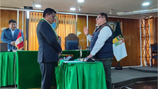 Huancayo: cuatro accesitarios juramentan como regidores y asumirán funciones por menos de un mes (VIDEO)