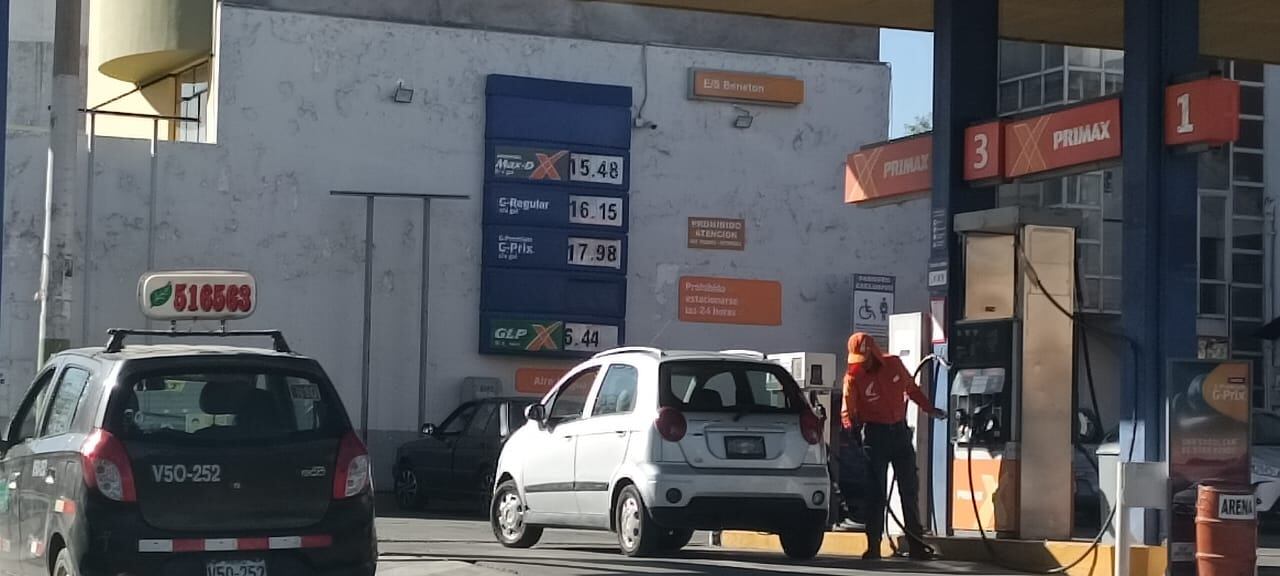 Correo recorrió distritos de Arequipa para consultar los precios de los combustibles. (Foto: Correo)