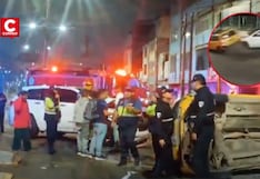 SJL: choque entre dos vehículos terminó con una unidad volcada y dos heridos