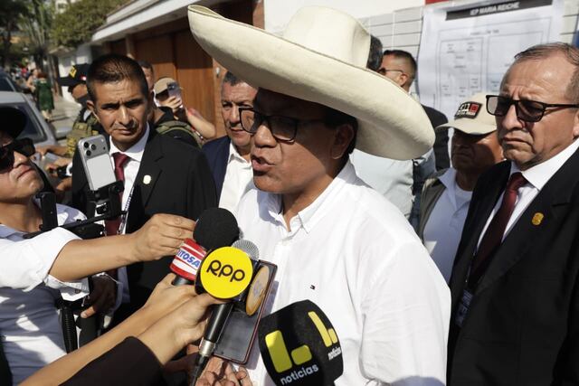 Candidato presidencial Roberto Sánchez votó en San Borja (Fotos: Jesús Saucedo / @photo.gec)