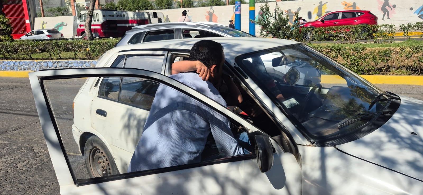 Ni el dolor la detuvo, mujer con discapacidad recibió el apoyo de toda su familia en Arequipa (Foto:Pedro Torres/@photo.gec)