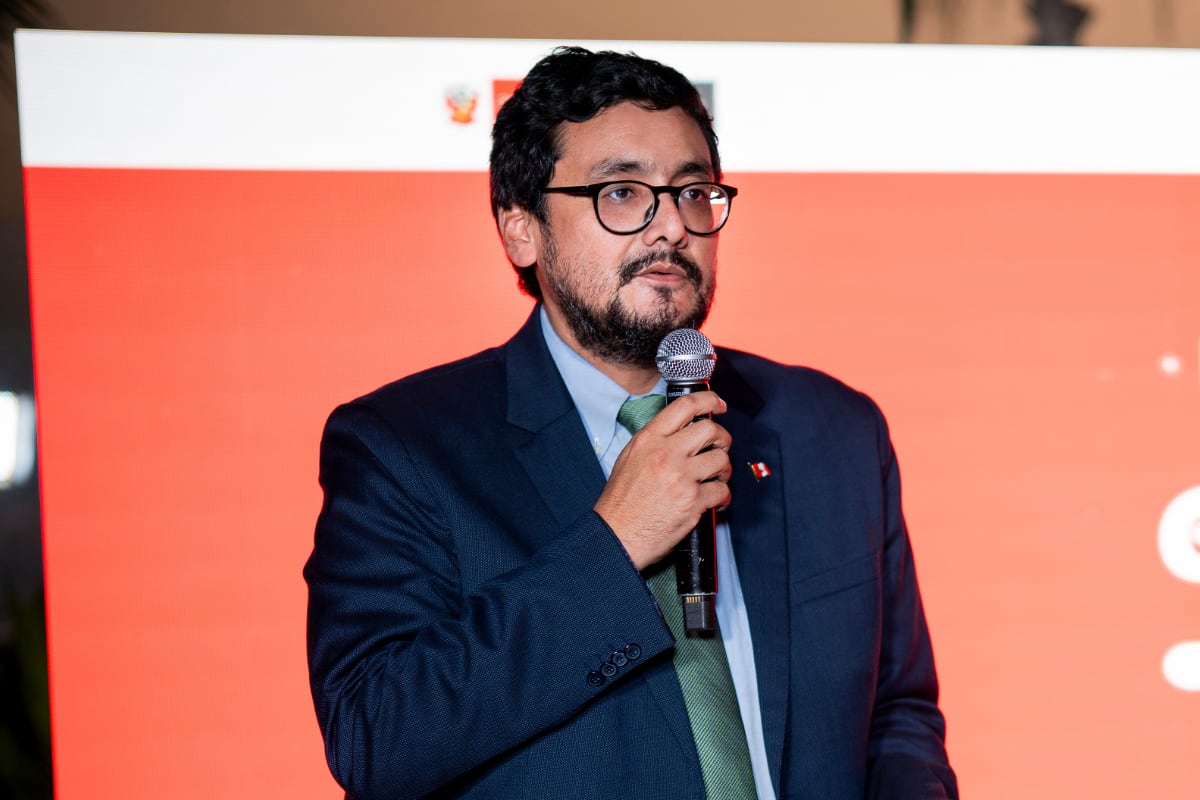 El ahora exministro presentó una carta de renuncia irrevocable en la que señala razones vinculadas a sus convicciones profesionales y principios institucionales. | Foto: Difusión