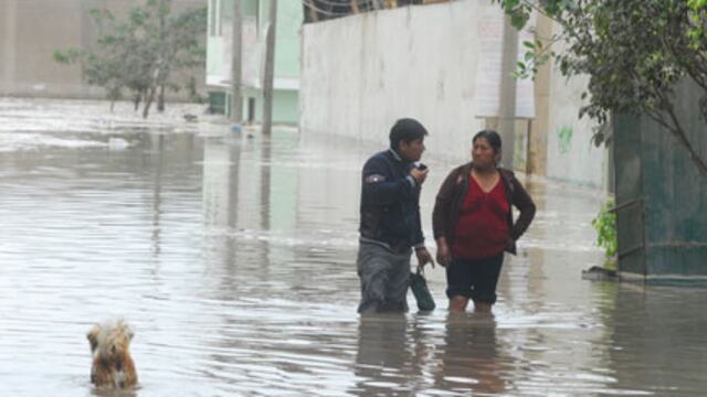 Entregarán indemnizaciones a afectados por inundación en VMT