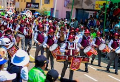 Alumnos de la banda del colegio Santa Isabel hacen pollada para uniformes