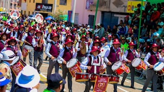 Alumnos de la banda del colegio Santa Isabel hacen pollada para uniformes