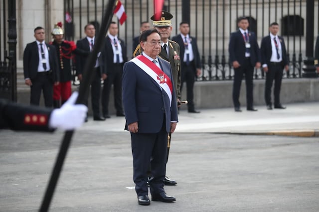 José María Balcázar salió de Palacio de Gobierno rumbo a la Catedral de Lima para participar en la misa y tedeum por Fiestas Patrias.