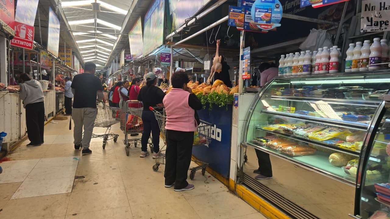 Productos de primera necesidad en el mercado Metropolitano de Arequipa. (Foto: Yunsu Pariapaza/@photo.gec)
