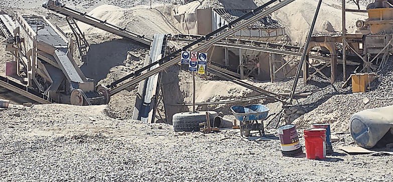 Vigilante muere en una faja transportadora de chancadora de piedra en Uchumayo, Arequipa