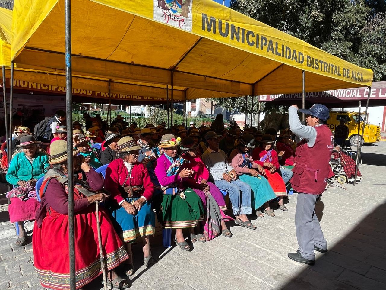 Jueza resuelve 20 casos en feria “Justicia Itinerante” en Alca, La Unión, en Arequipa. Foto: Corte Superior de Justicia de Arequipa.