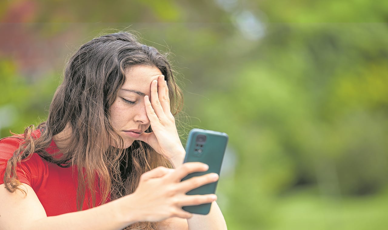 Detrás de una pantalla también pueden esconderse cuadros de ansiedad.