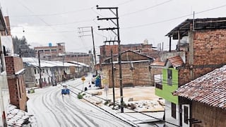La Libertad: Fuerte granizada cubre calles de Huamachuco