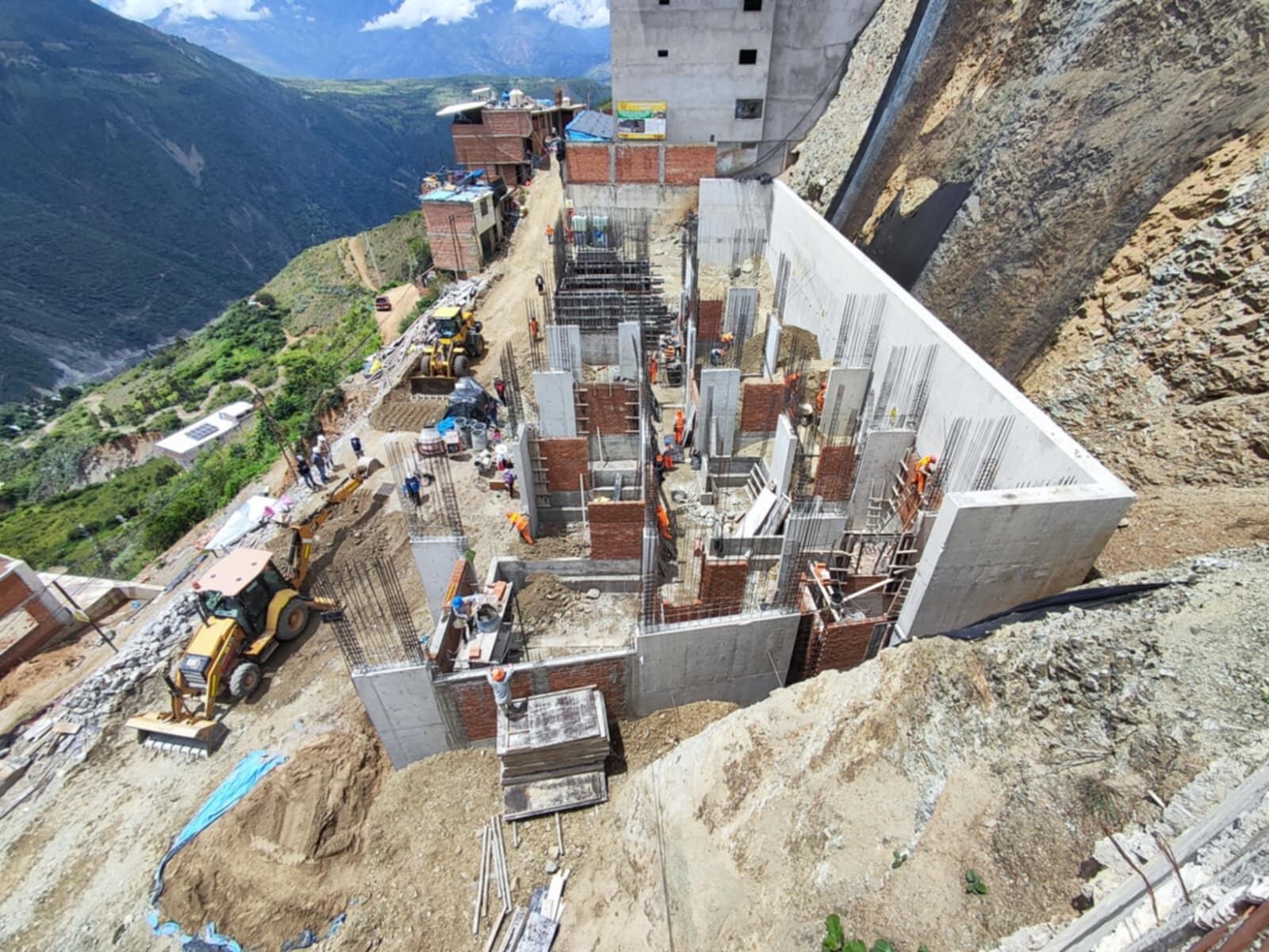 Además de los beneficios directos para los residentes de Zarumilla y sus anexos, esta nueva infraestructura contará con modernas instalaciones y equipamiento de última tecnología. La obra permitirá reducir los tiempos de espera y mejorar la atención en emergencias, consultas y tratamientos médicos, contribuyendo al bienestar general de los pobladores.