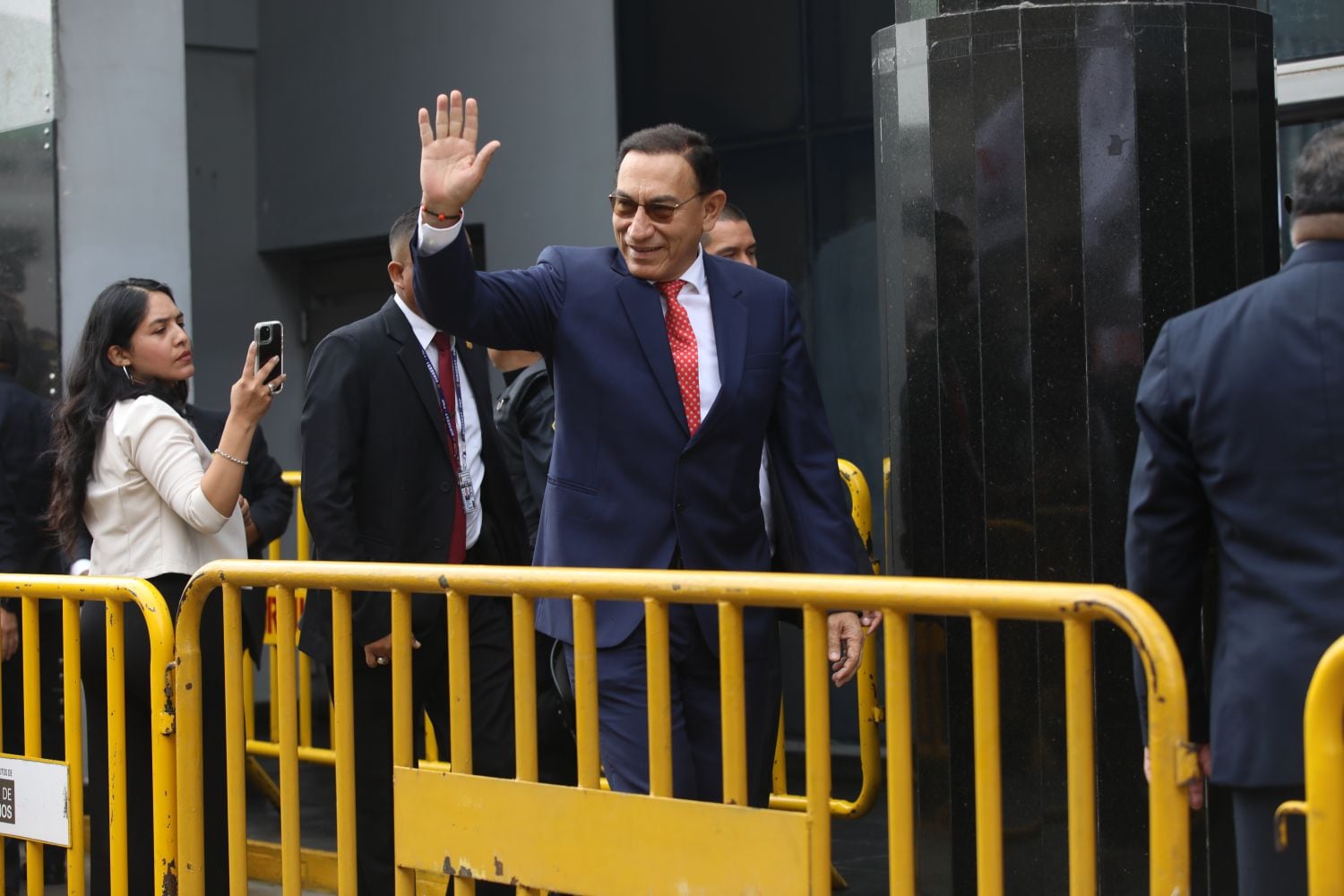Martín Vizcarra a su ingreso al juzgado donde se dictó su sentencia. Foto: GEC / Diana Marcelo