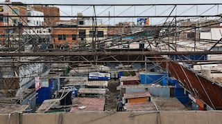 Desmontan viejo techo del Mercado Central de Trujillo