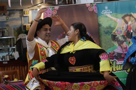 Buscan rescatar el huaylarsh autóctono en concurso de El Tambo