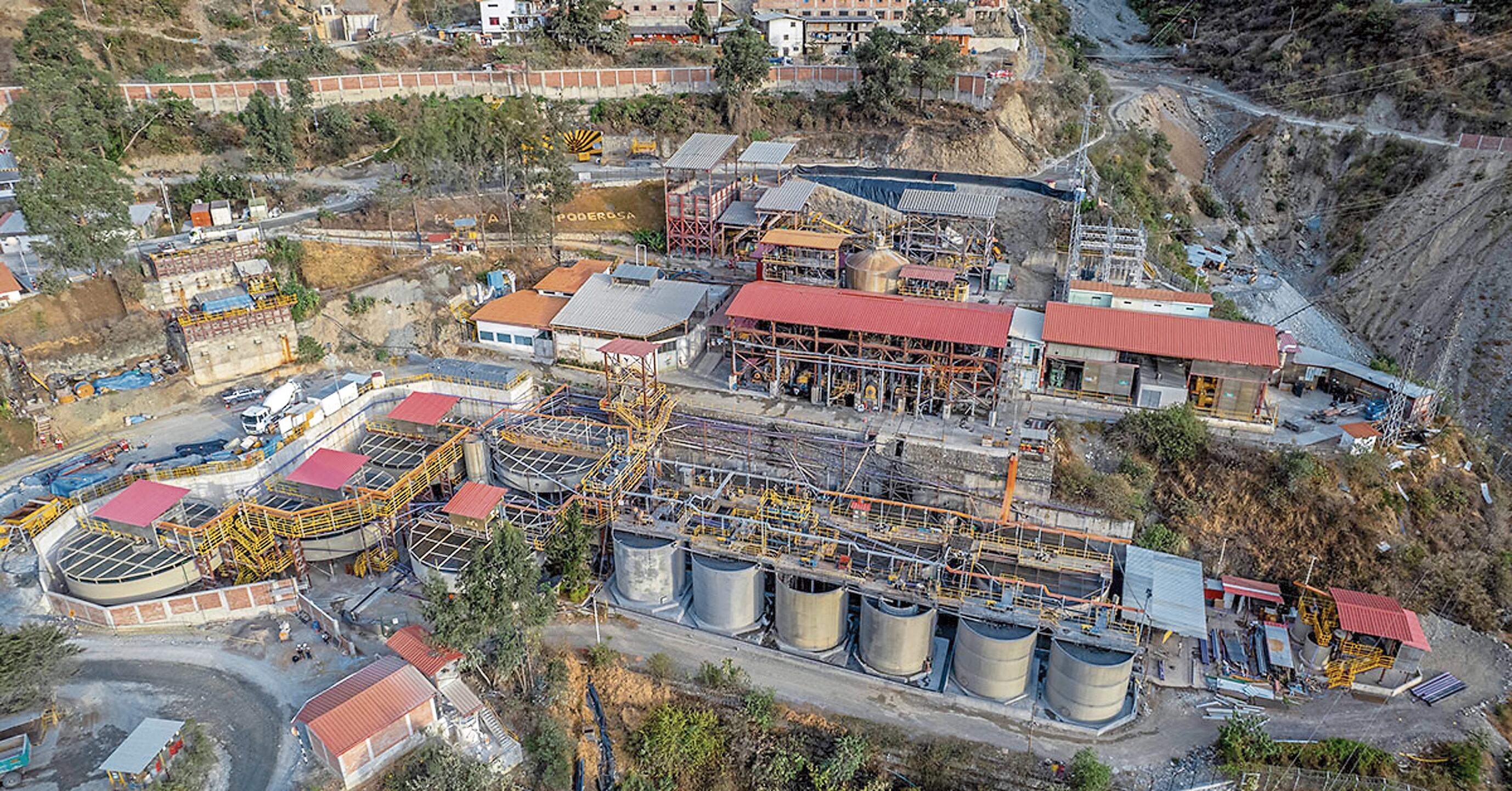 Instalaciones de la mina La Poderosa, en Pataz. Fue objeto de un asalto en modalidad terrorista: armas de fuego y explosivos. Murieron diez trabajadores.