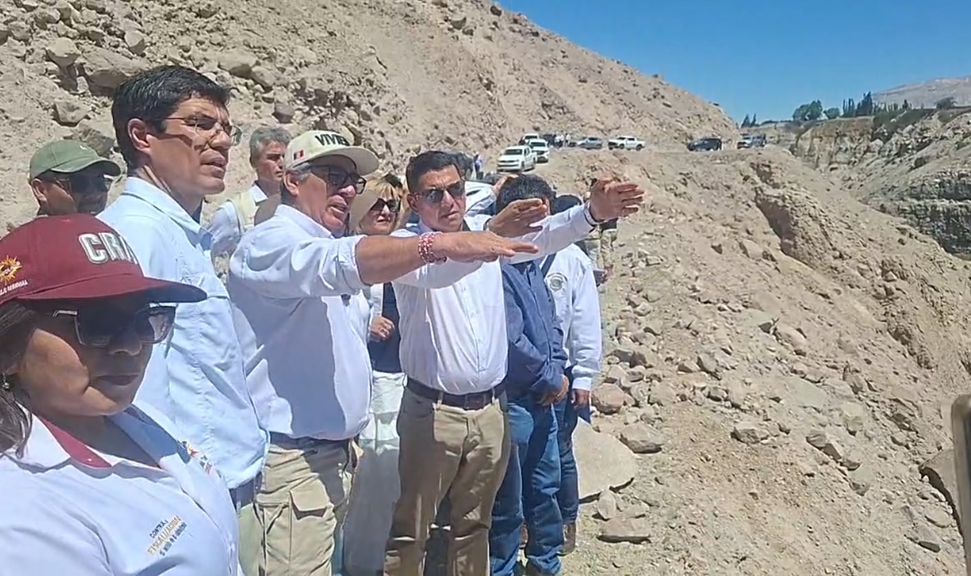 Pobladores de Castilla y Arequipa piden obras de saneamiento y agua al ministro de Vivienda