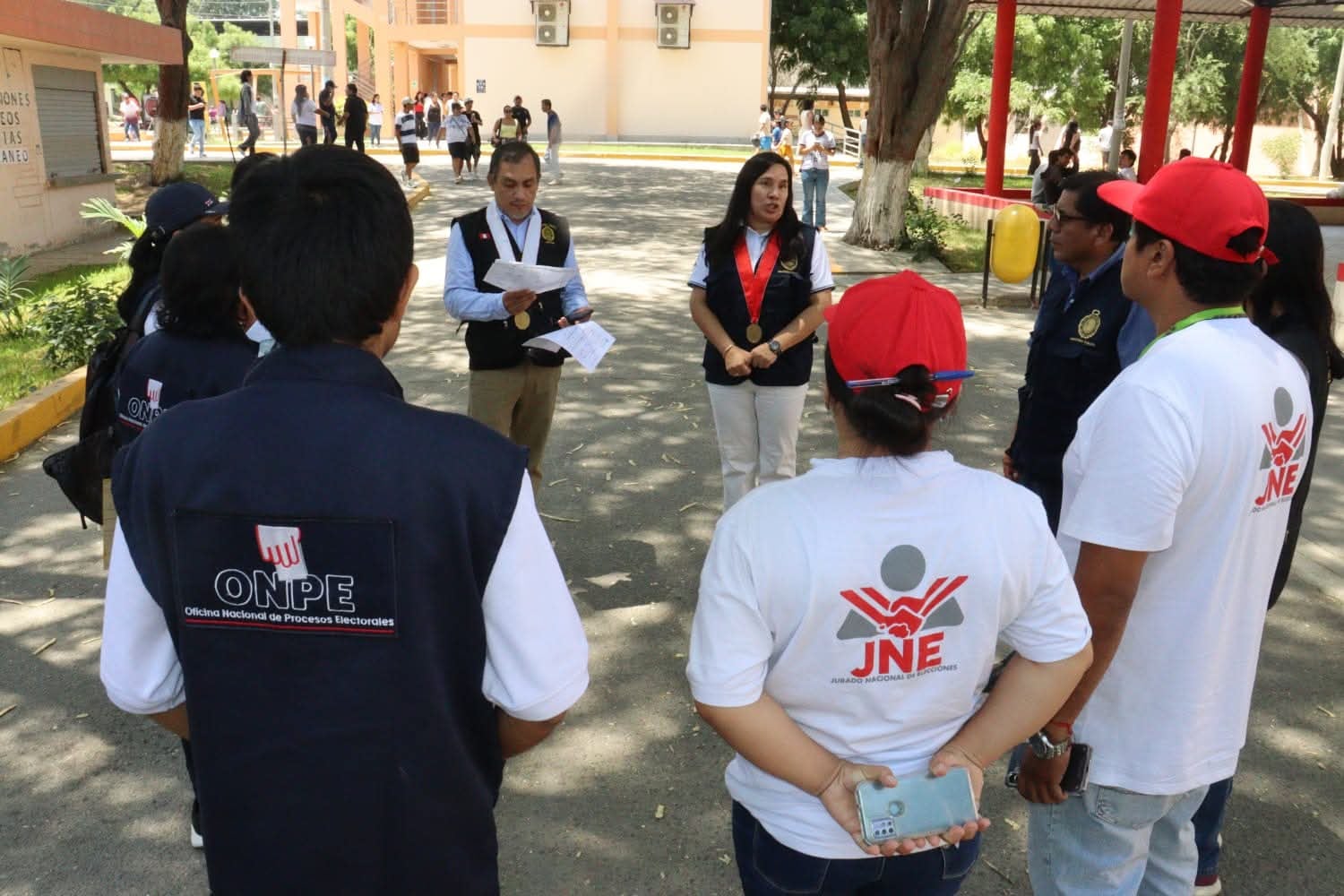 Fiscales supervisaron locales de votación