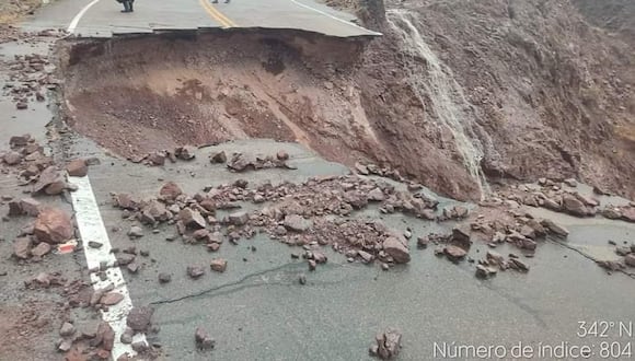 Carreteras destruidas son parte de los daños ocasionados por a crecida de los ríos. (Foto: Difusión)