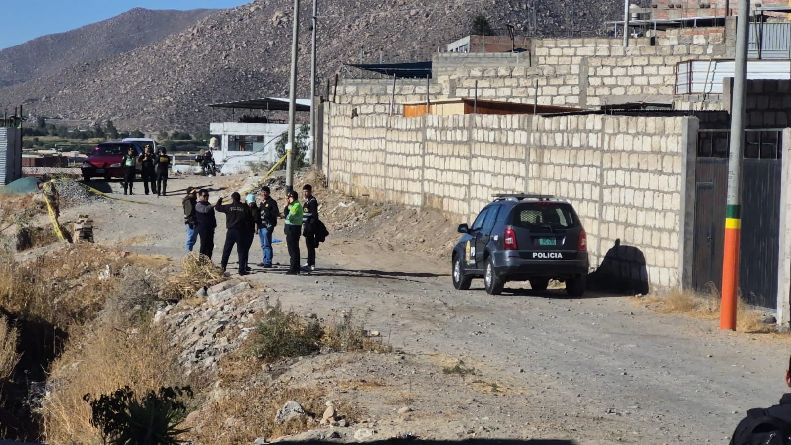 Delincuentes roban un fusil y pistolas a dos policías en Arequipa (Foto: Pedro Torres/@photo.gec)