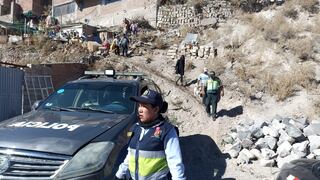Policías y serenos rescatan obrero sepultado por derrumbe en Arequipa