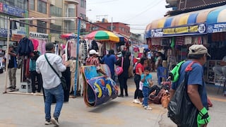 Chiclayo: alcaldesa Janet Cubas criticada por permitir feria navideña