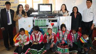 Escolares de Quispicanchi reciben proyecto tegnológico 'Aula Móvil'