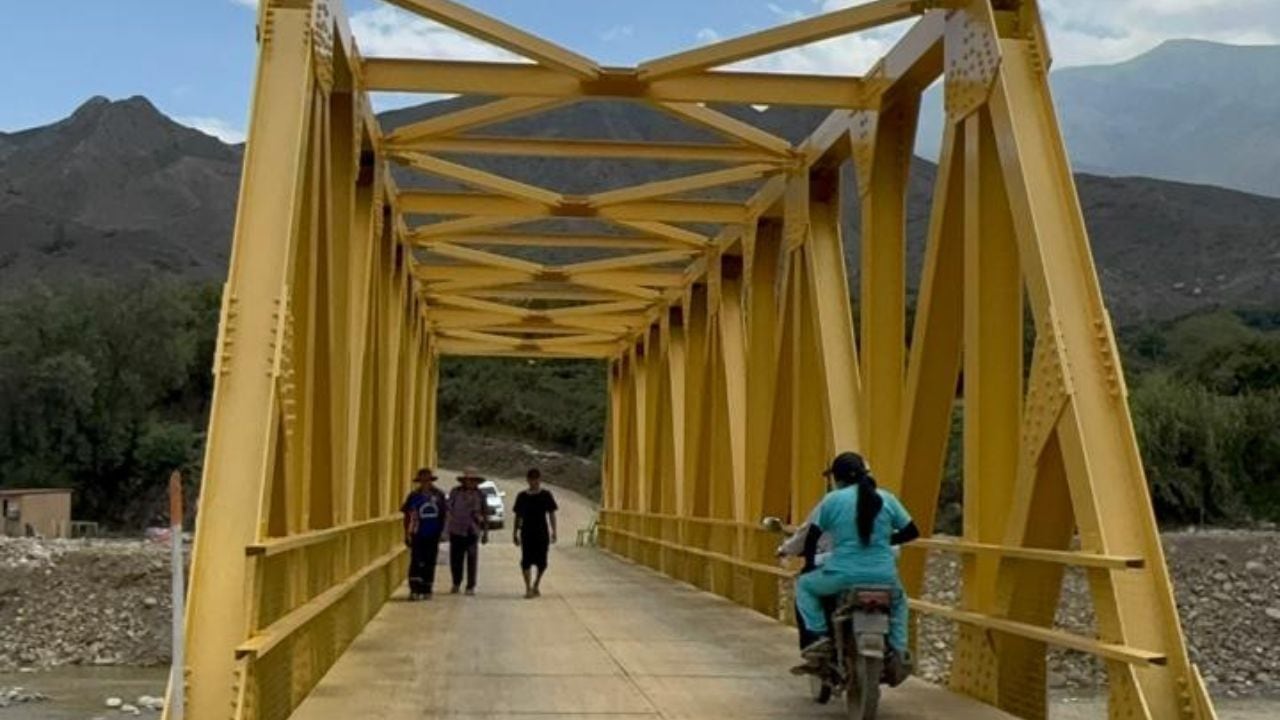 Entre ellos, proyectos de infraestructura vial, educación, seguridad ciudadana y recuperación del patrimonio cultural en distintas provincias de la región.