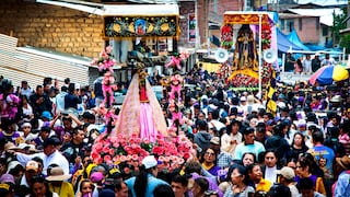 Fieles y peregrinos reciben la bendición del Señor Cautivo en Ayabaca