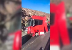 Arequipa: Choque en la variante de Uchumayo parte en dos un tráiler (VIDEO)