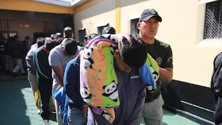 Trasladan a 30 internos del penal de Socabaya a Pasco