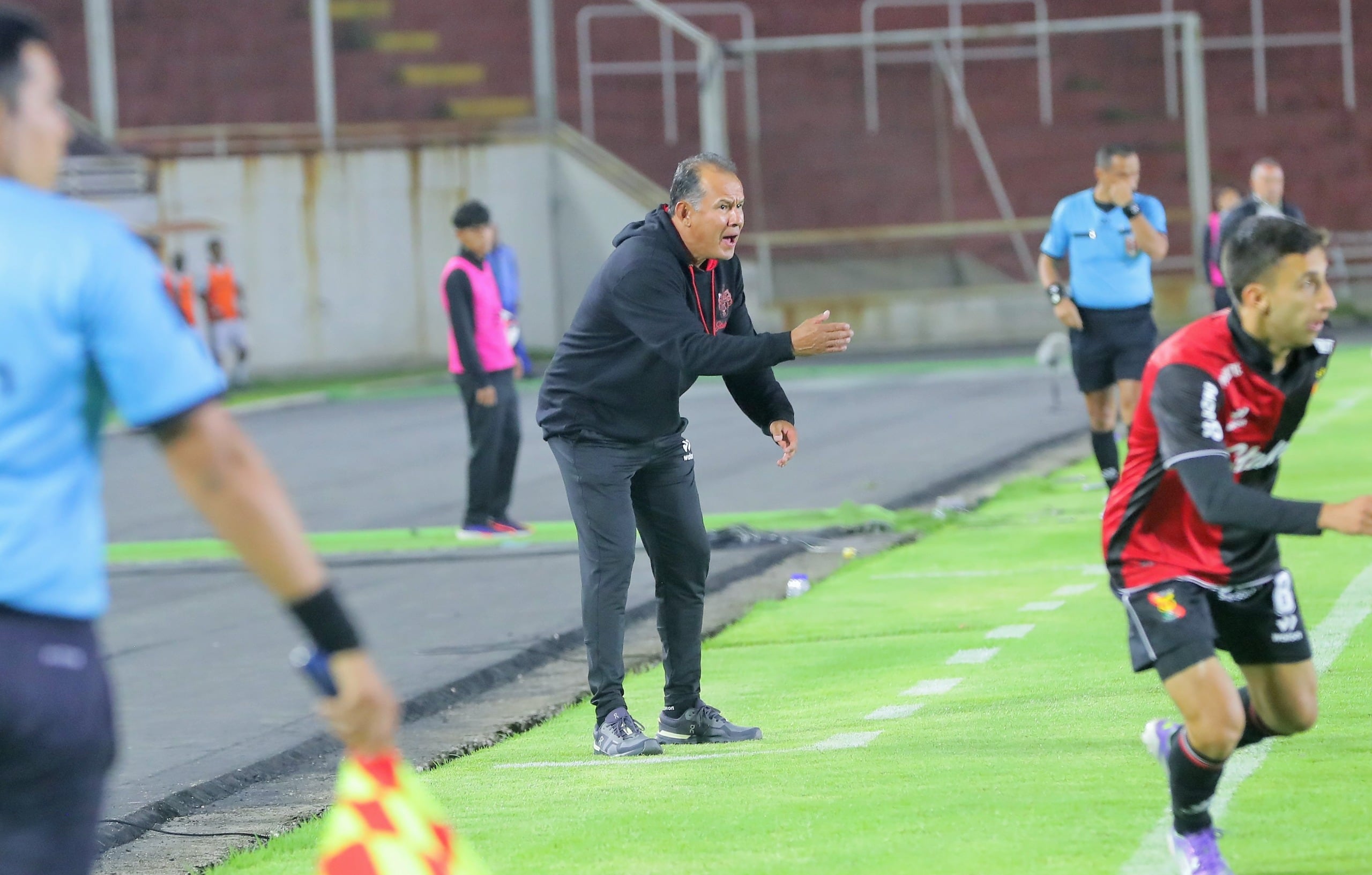 Juan Reynoso, dt del FBC Melgar, que venció 2-1 a Macará de Ecuador. (Foto: Omar Cruz/@photo.gec)