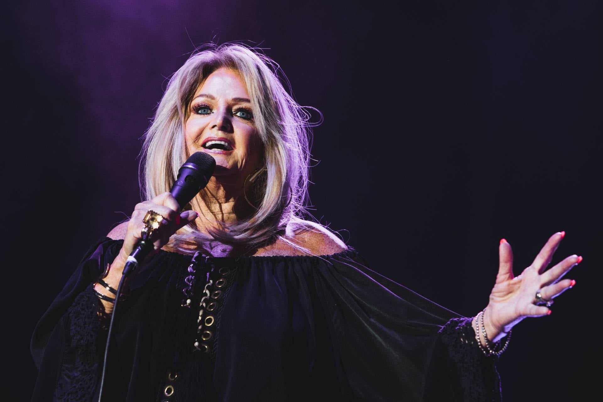 La cantante galesa Bonnie Tyler actúa en el escenario del festival de música Push Play en el Hipódromo de Madrid el 30 de julio de 2021 en Madrid, España. (Foto de Aldara Zarraoa/Redferns/Getty Images)