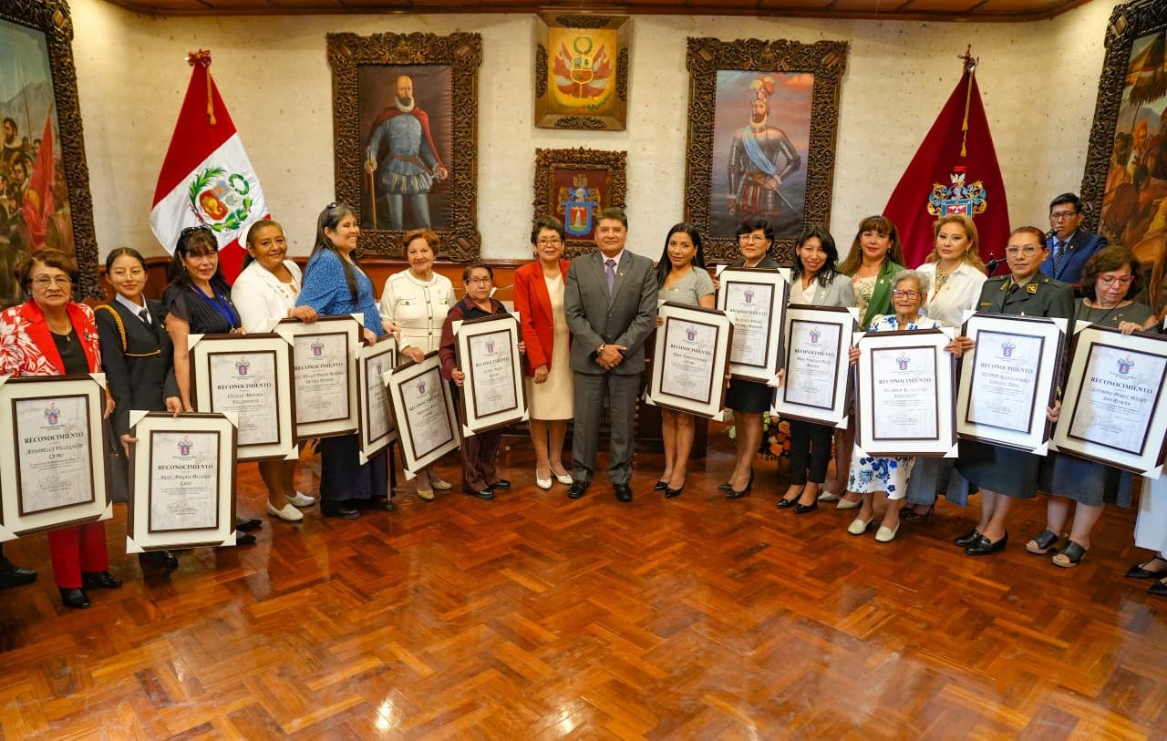 Reconocen la labor de mujeres. Foto: GEC