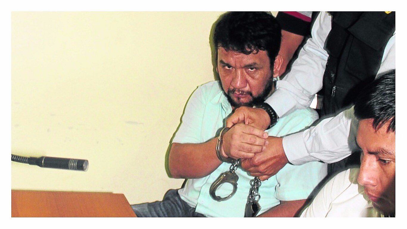 La víctima estaba junto a su menor hija en su automóvil cuando fue asesinado.