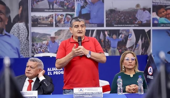 Exgobernador Humberto Acuña en capilla.