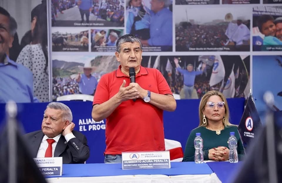 Exgobernador Humberto Acuña en capilla.