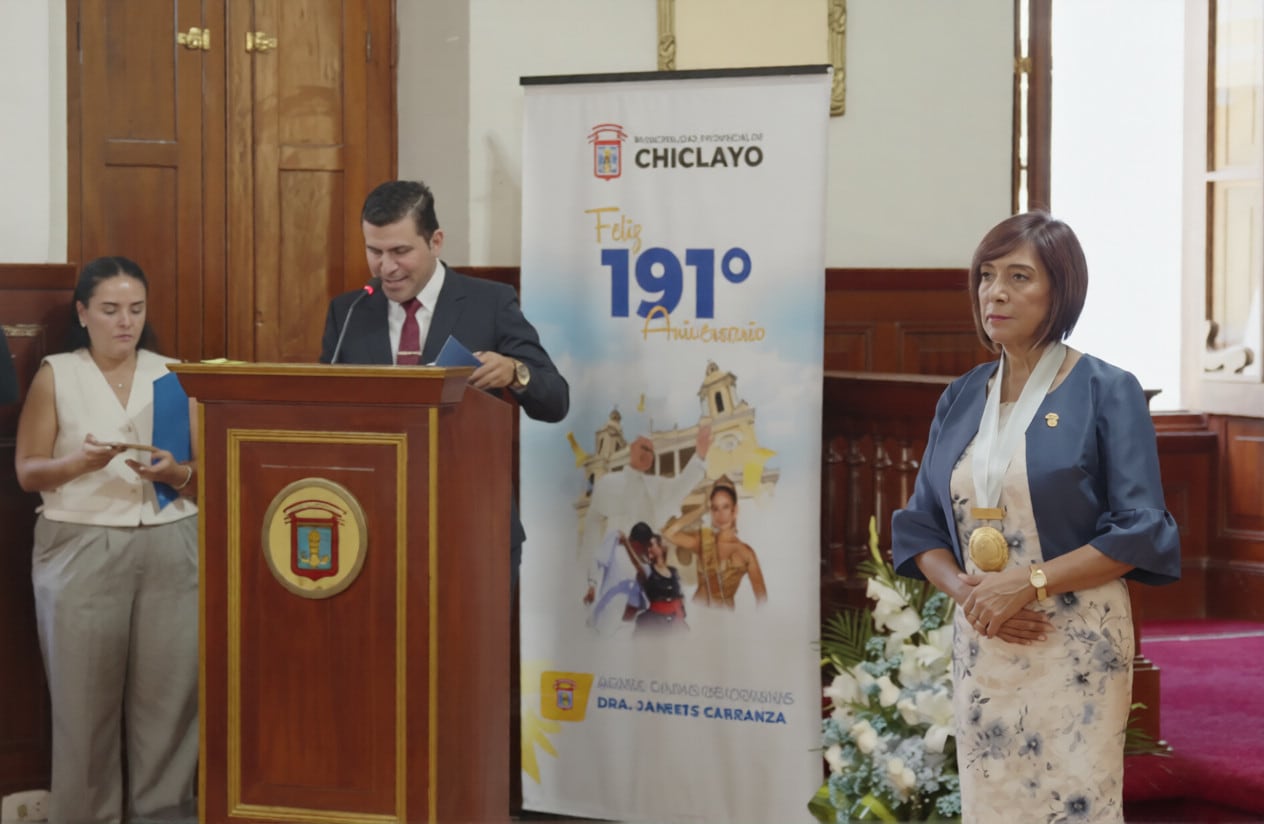 Janet Cubas ofreció el sábado 18 de abril su último discurso como alcaldesa.