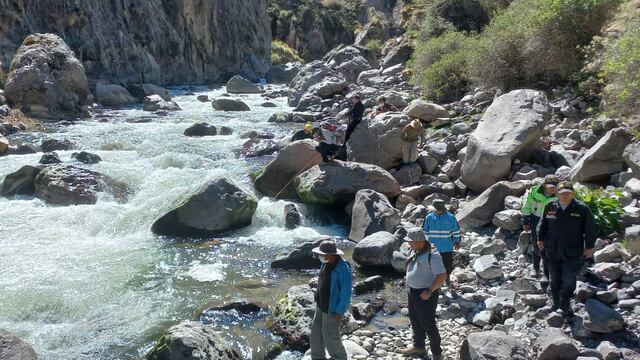 Policías van cinco días buscando a niño de 4 años que cayó al río Cotahuasi, en Arequipa