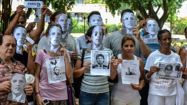 Cuba: Arrestan a opositores cubanos que protestaban con máscaras de Obama