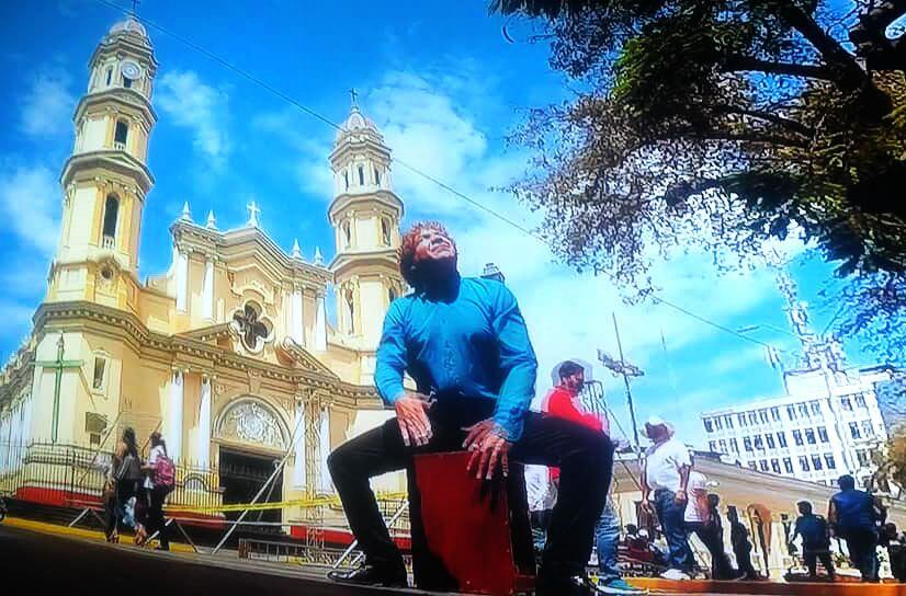 Intérprete criollo conocido como "Longo, celebra 36 años difundiendo y cantando lo nuestro.